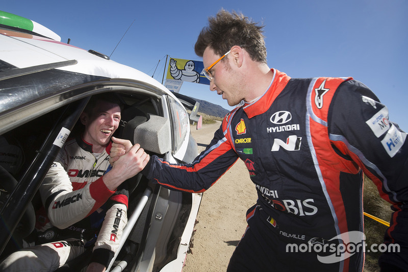 Il vincitore Thierry Neuville, Hyundai Motorsport, il secondo classificato Elfyn Evans, M-Sport