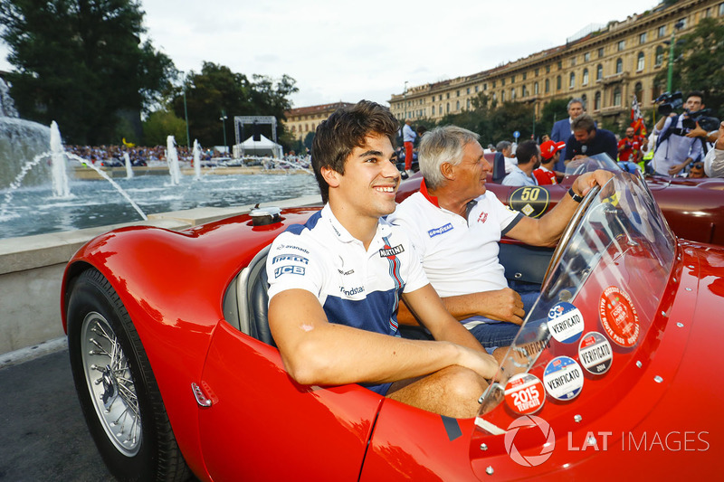 Lance Stroll, Williams, en el desfile de Milán