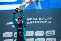 Podio: il vincitore della gara Sebastien Buemi, Renault e.Dams