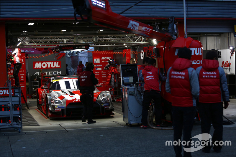 #1 MOTUL AUTECH GT-R