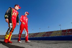 Jamie McMurray, Chip Ganassi Racing Chevrolet, Kyle Larson, Chip Ganassi Racing Chevrolet
