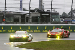 #911 Porsche Team North America Porsche 911 RSR: Patrick Pilet, Dirk Werner, Frédéric Makowiecki