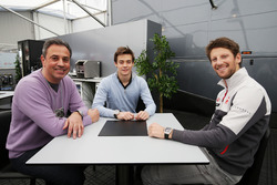 Jean-Denis Delétraz, avec Louis Delétraz, pilote Renault Sport Academy et Romain Grosjean, Haas F1 Team