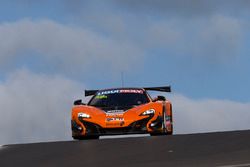 #59 Tekno Autosports McLaren 650S: Shane van Gisbergen, Alvaro Parente, Jonathon Webb