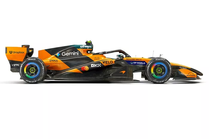طلاء سيارة McLaren MCL40 