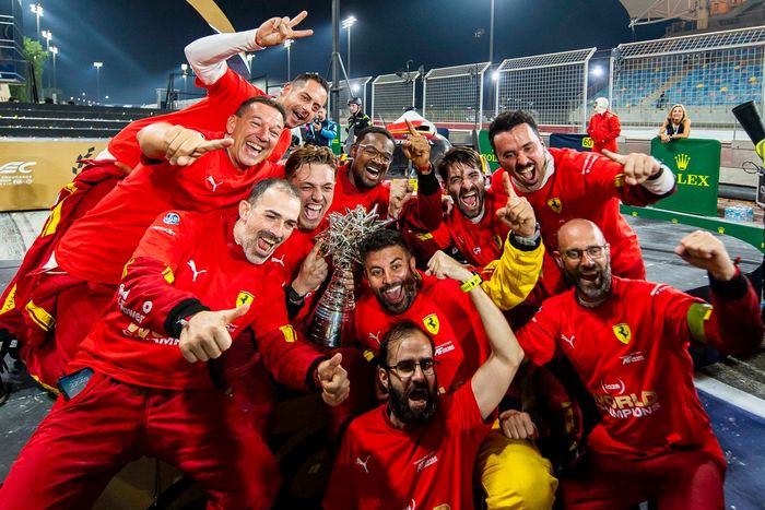 Празднование членов команды Ferrari AF Corse