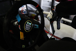 Il volante di Martin Truex Jr., Furniture Row Racing Toyota