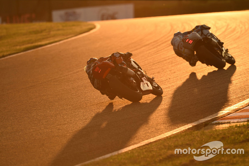 Sonnenuntergang in Suzuka