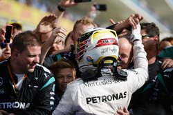 Race winner Lewis Hamilton, Mercedes AMG F1 celebrates in parc ferme