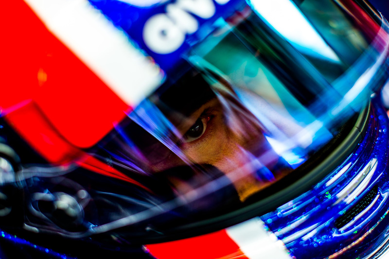 2016 год. В боксах Toro Rosso на второй пятничной тренировке