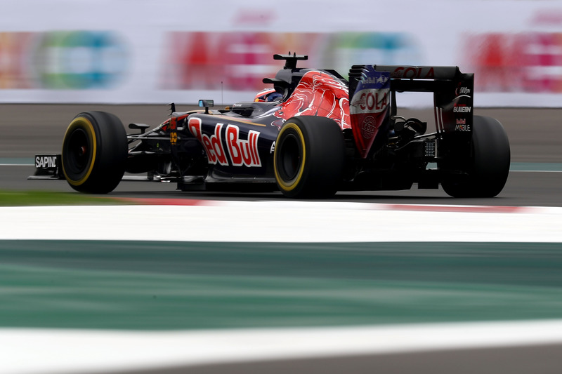 2016 год. За рулем болида Toro Rosso STR11 на первой пятничной тренировке