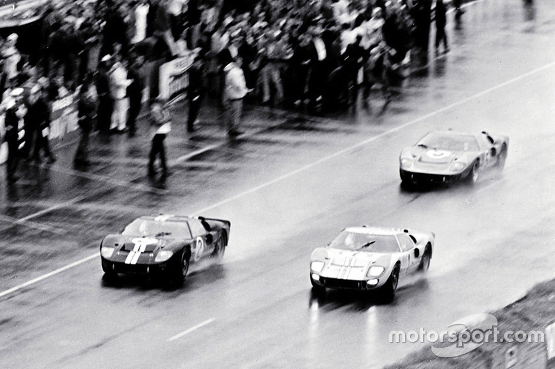 #2 Ford GT-40 Mark II ganador de Bruce McLaren y Chris Amon