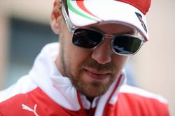Sebastian Vettel, Ferrari lors de la parade des pilotes