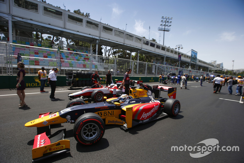 Antonio Giovinazzi, PREMA Racing & Sergey Sirotkin, ART Grand Prix in griglia