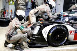 #2 Porsche Team Porsche 919 Hybrid: Romain Dumas, Neel Jani, Marc Lieb