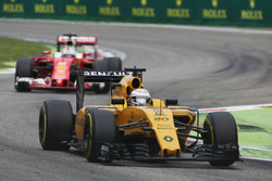 Kevin Magnussen, Renault Sport F1 Team RS16