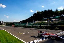 Charles Leclerc, ART Grand Prix remporte la victoire