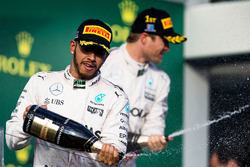 Podium: winnaar Nico Rosberg, Mercedes AMG F1 Team, tweede Lewis Hamilton, Mercedes AMG F1 Team vier