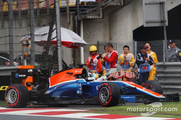 Pascal Wehrlein, Manor Racing MRT05 crash