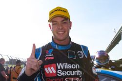 Le vainqueur Scott McLaughlin, Garry Rogers Motorsport Volvo, au parc fermé