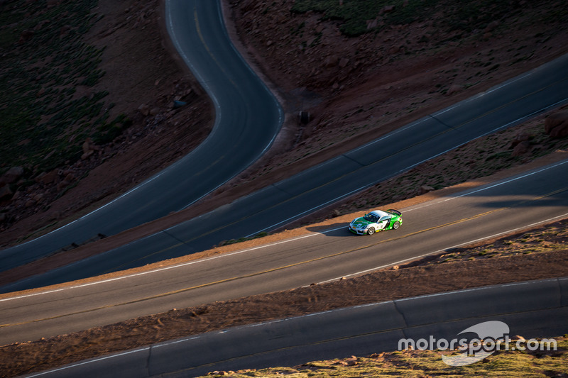 #10 Porsche Cayman GT4 Club Sport: Fred Veitch