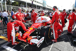 Kimi Raikkonen, Ferrari SF16-H on the grid