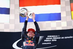 Max Verstappen, Red Bull Racing viert zijn eerste overwinning in de Formule 1