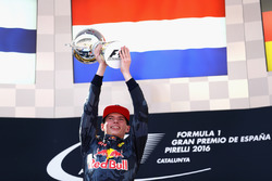 Max Verstappen, Red Bull Racing viert zijn eerste overwinning in de Formule 1