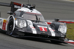 #1 Porsche Team Porsche 919 Hybrid: Timo Bernhard, Mark Webber, Brendon Hartley