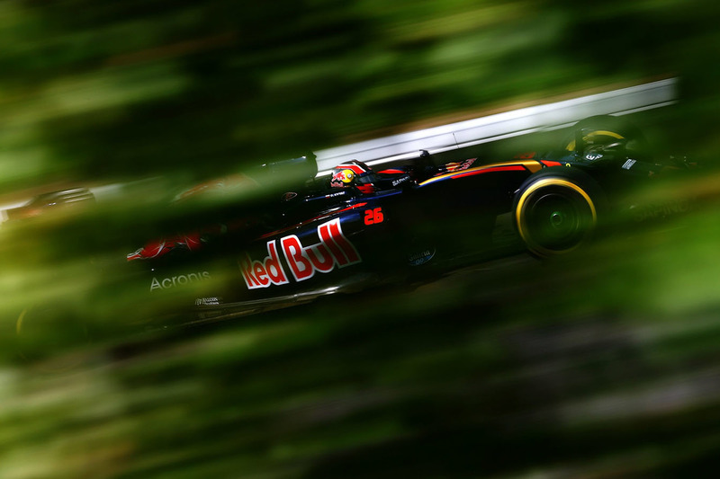 2016 год. За рулем болида Toro Rosso STR11 в пятничной тренировке
