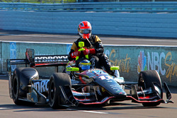 Sébastien Bourdais, KV Racing Technology Chevrolet gives a ride to James Hinchcliffe, Schmidt Peterson Motorsports Honda