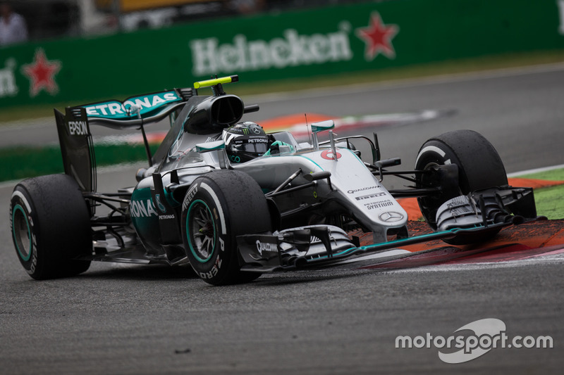 Mercedes, 2016: 248 pontos, sete vitórias, 2º no campeonato com sete etapas para o fim