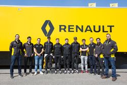 Foto grupal Renault Sport Academy y Infiniti Engineering Academy