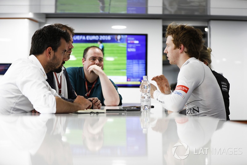 Oliver Turvey, Test Driver, McLaren, berbincang kepada media