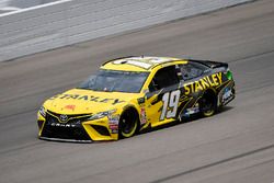 Daniel Suarez, Joe Gibbs Racing, Toyota Camry STANLEY