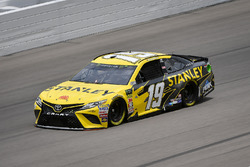 Daniel Suarez, Joe Gibbs Racing, Toyota Camry STANLEY