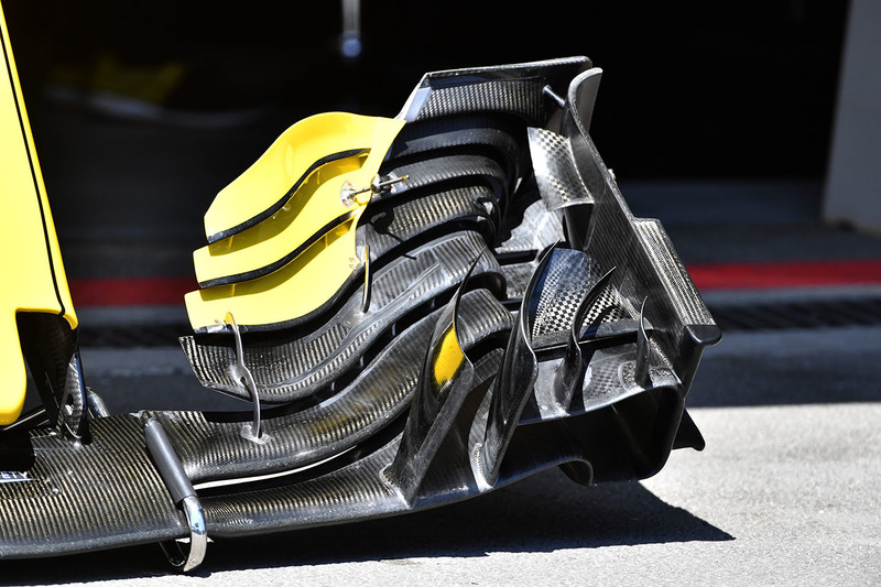 Vue détaillée de l'aileron avant de la Renault Sport F1 Team R.S. 18