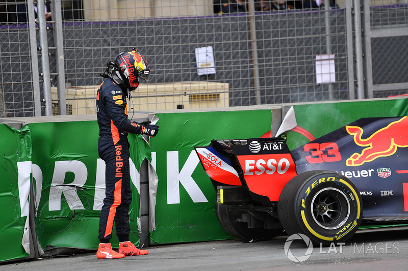 Авария: Макс Ферстаппен, Red Bull Racing RB14