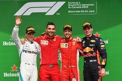 (Da sx a dx): Valtteri Bottas, Mercedes-AMG F1, Sebastian Vettel, Ferrari e Max Verstappen, Red Bull Racing