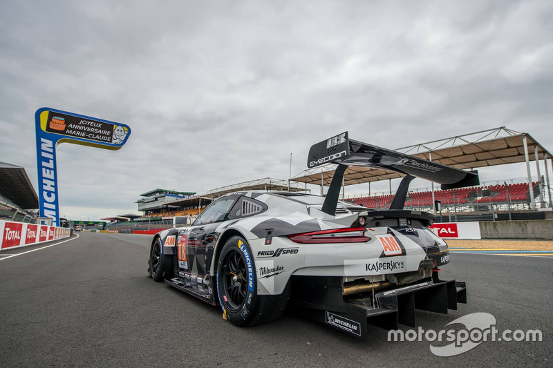 #88 Dempsey Proton Competition Porsche 911 RSR