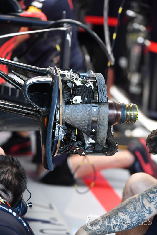 Red Bull Racing RB14 front brake and wheel hub