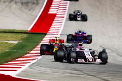 Sergio Pérez, Sahara Force India F1 VJM10, Max Verstappen, Red Bull Racing RB13