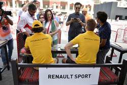 Carlos Sainz Jr., Renault Sport F1 Team and Nico Hulkenberg, Renault Sport F1 Team at the autograph