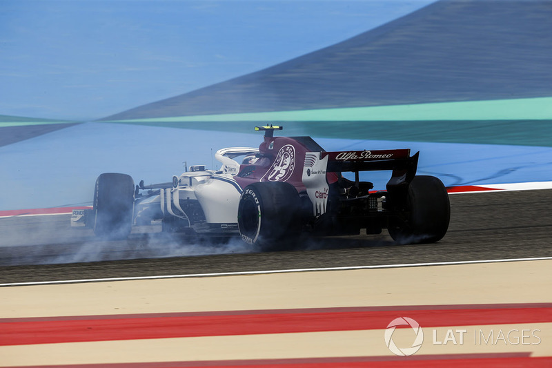 Charles Leclerc, Sauber C37 en tête-à-queue