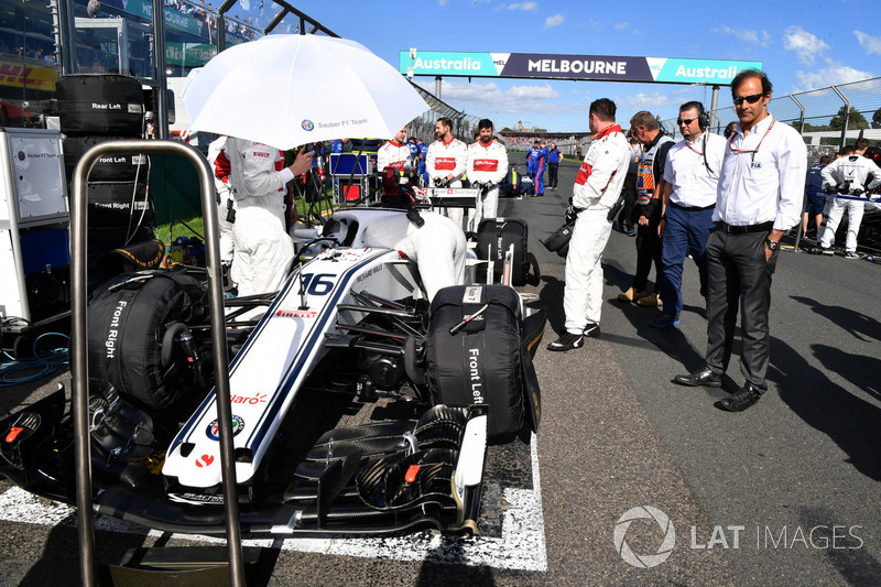 Charles Leclerc, Sauber C37 on the grid