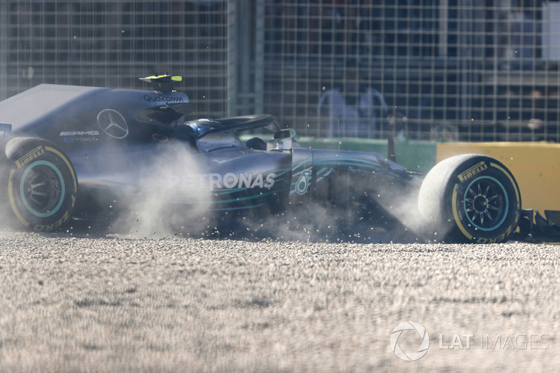 No GP da Austrália, Bottas teve de largar em 15º - ele bateu no Q3 e precisou trocar o câmbio de seu carro.