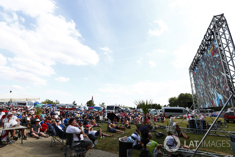 Aficionados paddock