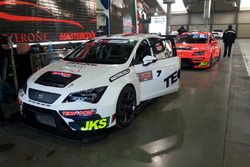 Vetture nel paddock