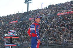 トークショーを行う佐藤琢磨