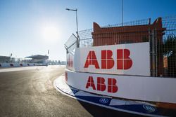 Logos de ABB en el circuito